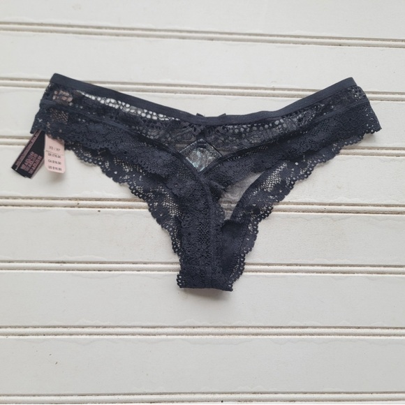 Very Sexy Wild Flower Lace Thong Panty Panties persona - Picture 4 of 16